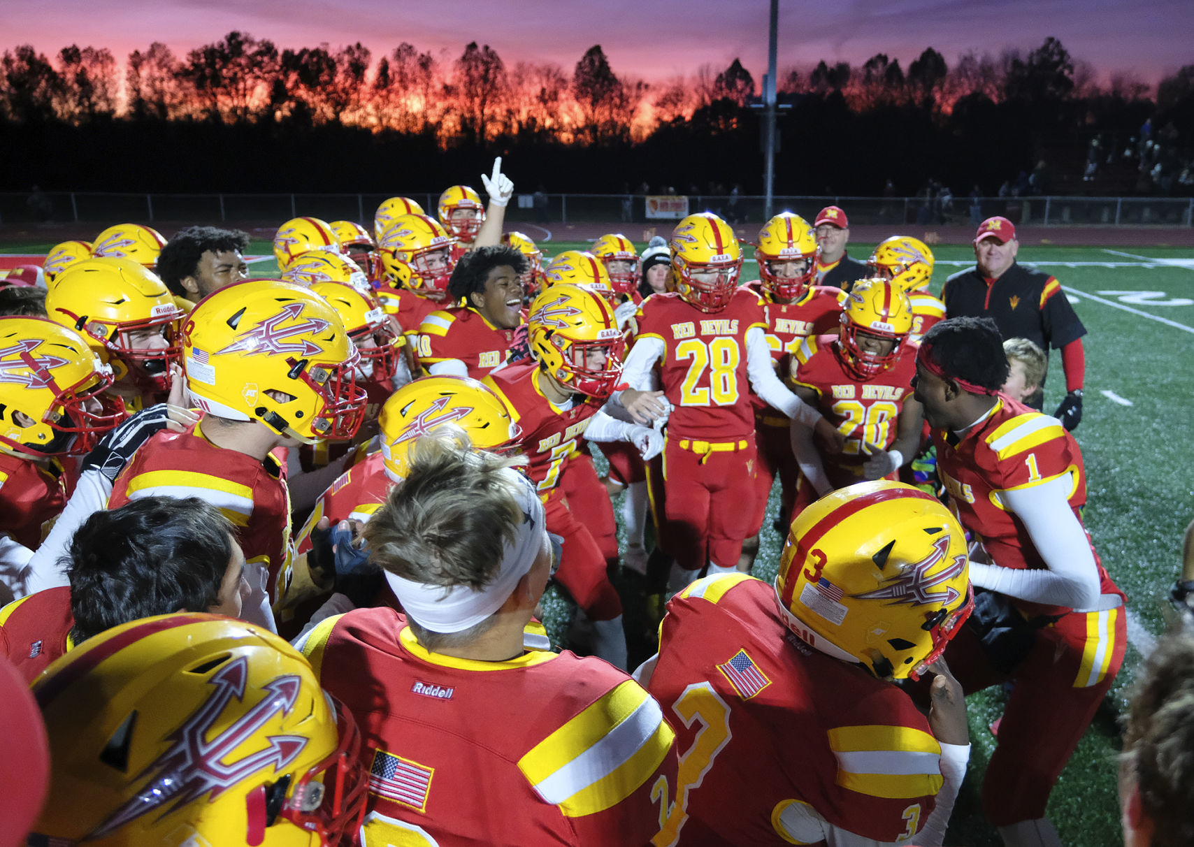 Red Devils best Illinois Valley Central